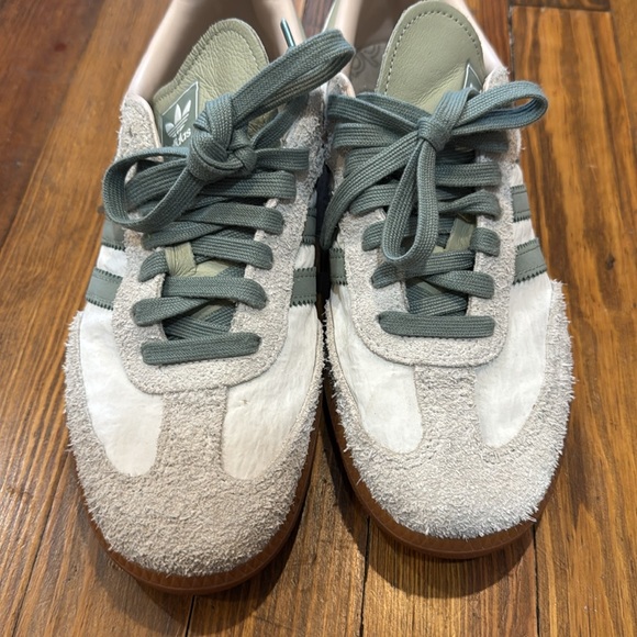 Sambas - Picture 2 of 7